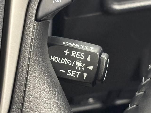 ランドクルーザープラド ＴＸ　Ｌパッケージ　７０ｔｈアニバーサリーリミテッド　サンルーフ／黒ルーフレール／茶革／純正９インチナビ／全周囲／ベンチレーション／追従クルコン／レーンキープアシスト／パワーシート／ＬＥＤヘッドライト／オートハイビーム／ＢＳＭ／ＥＴＣ（10枚目）