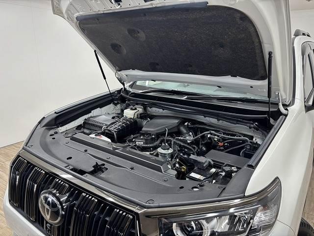 ランドクルーザープラド ＴＸ　Ｌパッケージ　７０ｔｈアニバーサリーリミテッド　サンルーフ／黒ルーフレール／茶革／純正９インチナビ／全周囲／ベンチレーション／追従クルコン／レーンキープアシスト／パワーシート／ＬＥＤヘッドライト／オートハイビーム／ＢＳＭ／ＥＴＣ（18枚目）