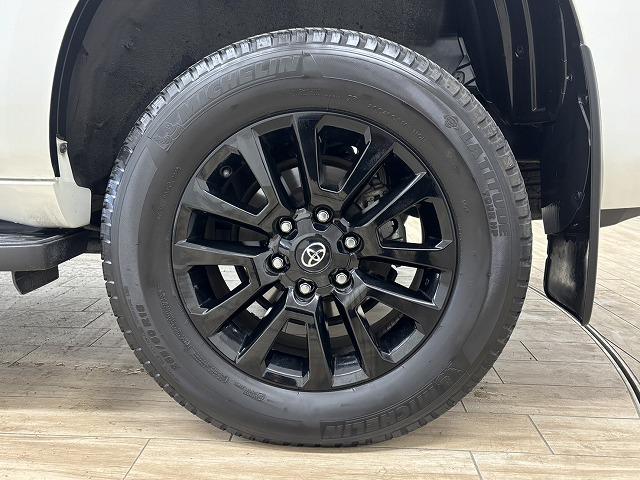 ランドクルーザープラド ＴＸ　Ｌパッケージ　７０ｔｈアニバーサリーリミテッド　サンルーフ／黒ルーフレール／茶革／純正９インチナビ／全周囲／ベンチレーション／追従クルコン／レーンキープアシスト／パワーシート／ＬＥＤヘッドライト／オートハイビーム／ＢＳＭ／ＥＴＣ（32枚目）