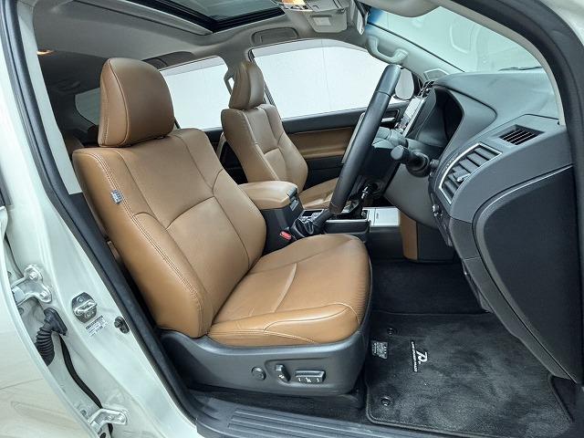 ランドクルーザープラド ＴＸ　Ｌパッケージ　７０ｔｈアニバーサリーリミテッド　サンルーフ／黒ルーフレール／茶革／純正９インチナビ／全周囲／ベンチレーション／追従クルコン／レーンキープアシスト／パワーシート／ＬＥＤヘッドライト／オートハイビーム／ＢＳＭ／ＥＴＣ（33枚目）