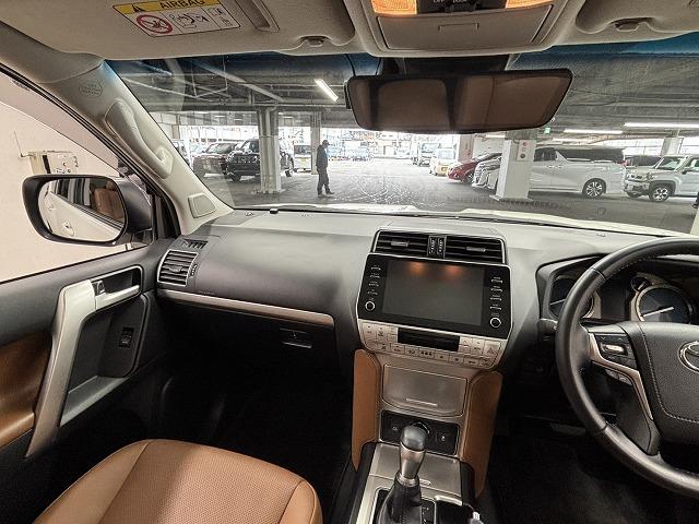 ランドクルーザープラド ＴＸ　Ｌパッケージ　７０ｔｈアニバーサリーリミテッド　サンルーフ／黒ルーフレール／茶革／純正９インチナビ／全周囲／ベンチレーション／追従クルコン／レーンキープアシスト／パワーシート／ＬＥＤヘッドライト／オートハイビーム／ＢＳＭ／ＥＴＣ（45枚目）