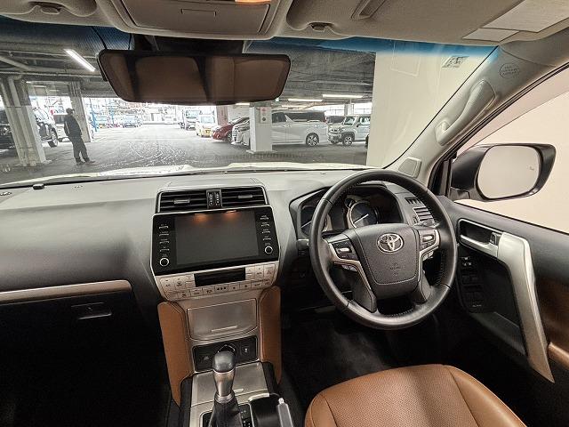 ランドクルーザープラド ＴＸ　Ｌパッケージ　７０ｔｈアニバーサリーリミテッド　サンルーフ／黒ルーフレール／茶革／純正９インチナビ／全周囲／ベンチレーション／追従クルコン／レーンキープアシスト／パワーシート／ＬＥＤヘッドライト／オートハイビーム／ＢＳＭ／ＥＴＣ（47枚目）