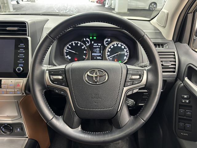 ランドクルーザープラド ＴＸ　Ｌパッケージ　７０ｔｈアニバーサリーリミテッド　サンルーフ／黒ルーフレール／茶革／純正９インチナビ／全周囲／ベンチレーション／追従クルコン／レーンキープアシスト／パワーシート／ＬＥＤヘッドライト／オートハイビーム／ＢＳＭ／ＥＴＣ（49枚目）