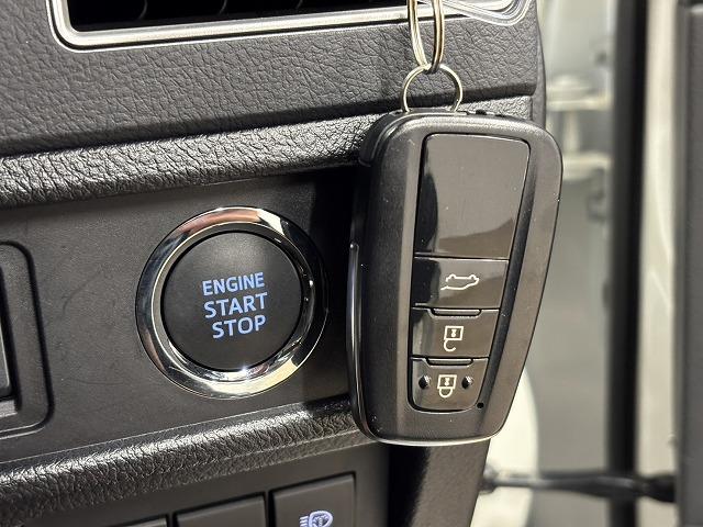 ランドクルーザープラド ＴＸ　Ｌパッケージ　７０ｔｈアニバーサリーリミテッド　サンルーフ／黒ルーフレール／茶革／純正９インチナビ／全周囲／ベンチレーション／追従クルコン／レーンキープアシスト／パワーシート／ＬＥＤヘッドライト／オートハイビーム／ＢＳＭ／ＥＴＣ（60枚目）