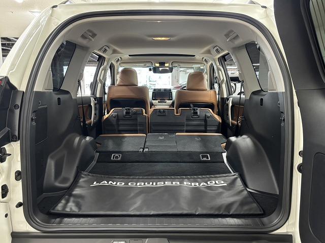 ランドクルーザープラド ＴＸ　Ｌパッケージ　７０ｔｈアニバーサリーリミテッド　サンルーフ／黒ルーフレール／茶革／純正９インチナビ／全周囲／ベンチレーション／追従クルコン／レーンキープアシスト／パワーシート／ＬＥＤヘッドライト／オートハイビーム／ＢＳＭ／ＥＴＣ（65枚目）