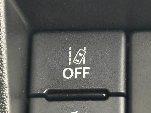 ���[���L�[�v�A�V�X�g�@�\�𑕔��B�Ԑ����͂ݏo���ƌx������Ă����V�X�e���B�܂��Փˌy���u���[�L�������B