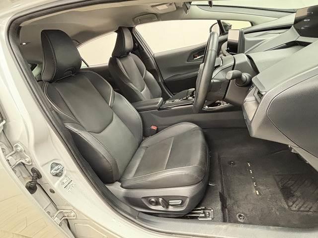 プリウス Ｚ　純正１２．３インチナビ／全周囲／ベンチレーション／パワーバックドア／パワーシート／シートメモリー／ステアリングヒーター／パーキングアシスト／ＢＳＭ／ＥＴＣ／ＬＥＤヘッドライト／オートハイビーム（5枚目）