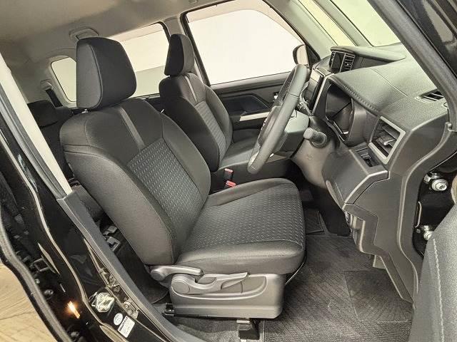 ルーミー カスタムＧ－Ｔ　純正９型Ｄオーディオ／全周囲／両側電動スライド／地デジ／衝突軽減／クリアランスソナー／シートヒーター／ＥＴＣ／ＬＥＤヘッドライト／スマートキー／プッシュスタート／電動パーキングブレーキ（5枚目）