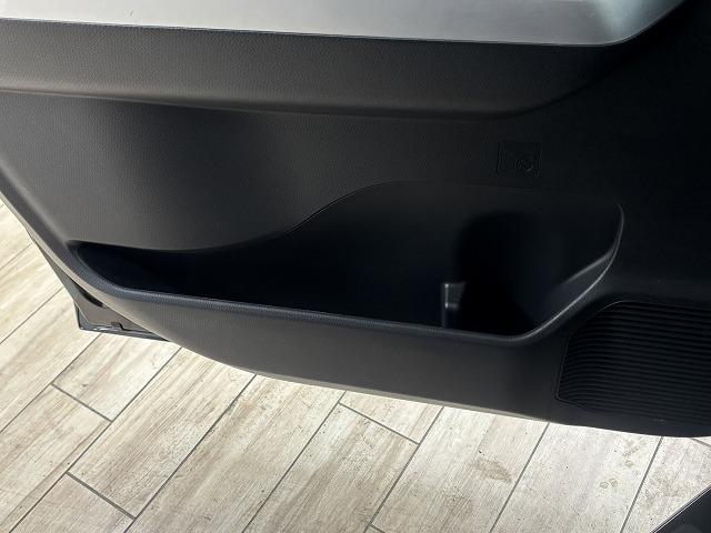 ルーミー カスタムＧ－Ｔ　純正９型Ｄオーディオ／全周囲／両側電動スライド／地デジ／衝突軽減／クリアランスソナー／シートヒーター／ＥＴＣ／ＬＥＤヘッドライト／スマートキー／プッシュスタート／電動パーキングブレーキ（70枚目）