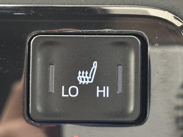 ヴォクシー S-Z 純正10インチナビ/CD・DVD/地デジ/バックカメラ/ETC2.0/追従クルコン/レーンキープアシスト/シートヒーター/LEDヘッドライト/オートハイビーム/両側電動スライド/Wエアコン/(61枚目)