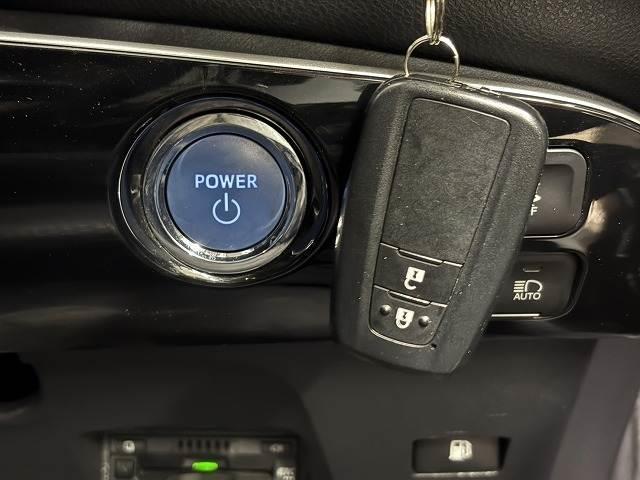 プリウス Ｓ　純正ナビ／地デジ／バックカメラ／追従クルコン／レーンキープアシスト／ＬＥＤヘッドライト／オートハイビーム／ＥＶモード／スマートキー／プッシュスタート／Ｂｌｕｅｔｏｏｔｈ／オートライト／オートエアコン（11枚目）