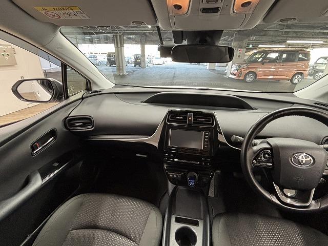 プリウス Ｓ　純正ナビ／地デジ／バックカメラ／追従クルコン／レーンキープアシスト／ＬＥＤヘッドライト／オートハイビーム／ＥＶモード／スマートキー／プッシュスタート／Ｂｌｕｅｔｏｏｔｈ／オートライト／オートエアコン（41枚目）