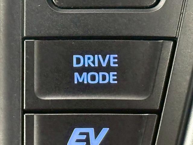 ヴォクシー Ｓ－Ｚ　純正１０．５インチナビ／１４インチ後席フリップダウンモニター／３眼ＬＥＤヘッドライト／アドバンストドライブ／追従クルコン／レーンキープアシスト／シートヒーター／ＣＤ・ＤＶＤ／バックカメラ（61枚目）