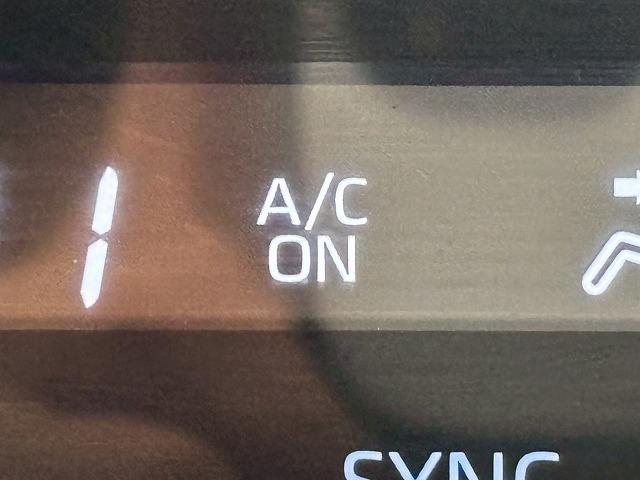 ヴォクシー Ｓ－Ｚ　純正１０．５インチナビ／１４インチ後席フリップダウンモニター／３眼ＬＥＤヘッドライト／アドバンストドライブ／追従クルコン／レーンキープアシスト／シートヒーター／ＣＤ・ＤＶＤ／バックカメラ（63枚目）