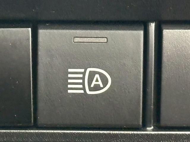 ヴォクシー Ｓ－Ｚ　純正１０．５インチナビ／１４インチ後席フリップダウンモニター／３眼ＬＥＤヘッドライト／アドバンストドライブ／追従クルコン／レーンキープアシスト／シートヒーター／ＣＤ・ＤＶＤ／バックカメラ（66枚目）