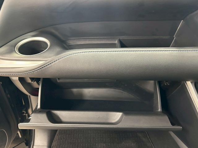 ヴォクシー Ｓ－Ｚ　純正１０．５インチナビ／１４インチ後席フリップダウンモニター／３眼ＬＥＤヘッドライト／アドバンストドライブ／追従クルコン／レーンキープアシスト／シートヒーター／ＣＤ・ＤＶＤ／バックカメラ（70枚目）