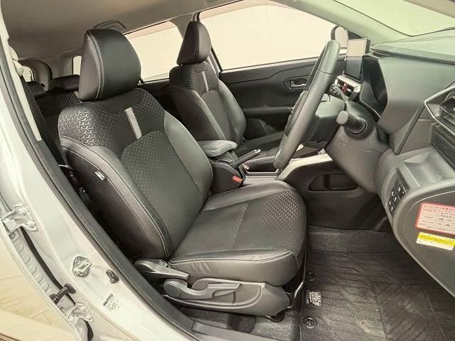 ロッキー プレミアム　純正９型Ｄオーディオ／地デジ／全方位カメラ／パワフルスタイル／追従クルコン／レーンキープアシスト／衝突軽減／クリアランスソナー／アイドリングストップ／シートヒーター／ＥＴＣ／スマートキー（5枚目）