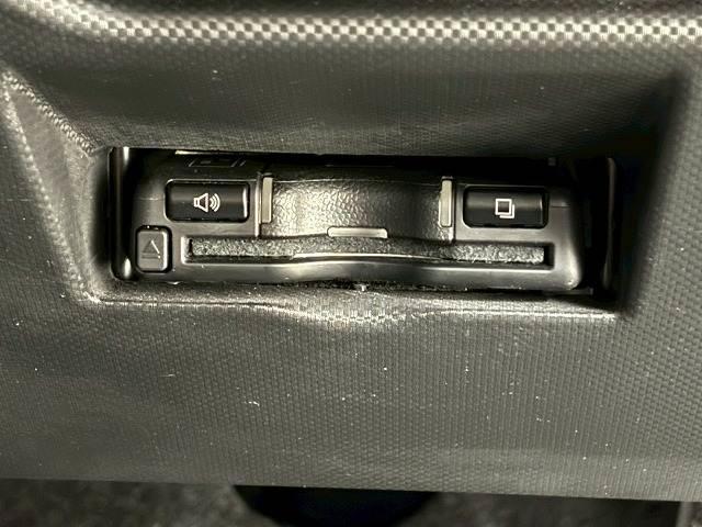 ロッキー プレミアム　純正９型Ｄオーディオ／地デジ／全方位カメラ／パワフルスタイル／追従クルコン／レーンキープアシスト／衝突軽減／クリアランスソナー／アイドリングストップ／シートヒーター／ＥＴＣ／スマートキー（11枚目）