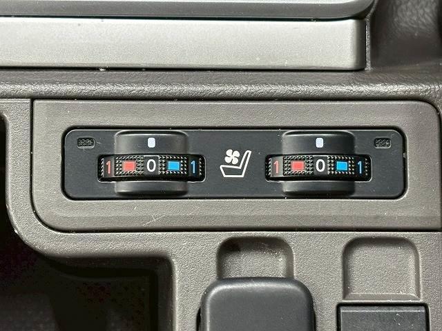 ランドクルーザープラド ＴＸ　Ｌパッケージ　７人乗り／サンルーフ／９型ナビ地デジ／バックカメラ／革シート／追従クルコン／パワーシート／シートベンチレーション／オートハイビーム／ＬＥＤヘッドライト／ＥＴＣ／スマートキー／オートエアコン（11枚目）