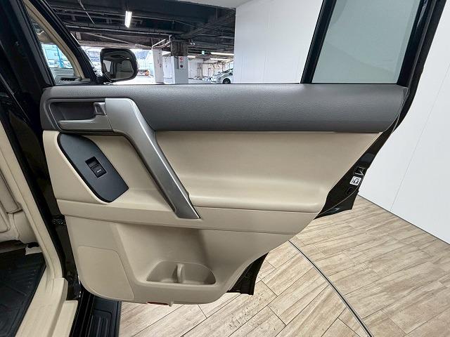 ランドクルーザープラド ＴＸ　Ｌパッケージ　７人乗り／サンルーフ／９型ナビ地デジ／バックカメラ／革シート／追従クルコン／パワーシート／シートベンチレーション／オートハイビーム／ＬＥＤヘッドライト／ＥＴＣ／スマートキー／オートエアコン（45枚目）