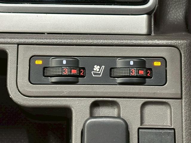 ランドクルーザープラド ＴＸ　Ｌパッケージ　７人乗り／サンルーフ／９型ナビ地デジ／バックカメラ／革シート／追従クルコン／パワーシート／シートベンチレーション／オートハイビーム／ＬＥＤヘッドライト／ＥＴＣ／スマートキー／オートエアコン（65枚目）