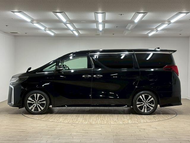 アルファード Ｓ“Ｃ　パッケージ”　サンルーフ／１２．１型フリップダウン／デジタルミラー／純正９型ナビ地デジ／ＣＤ・ＤＶＤ／バックカメラ／黒革／シートベンチレーション／両側電動／パワーバックドア／追従クルコン／ＢＳＭ／オートハイビーム（24枚目）