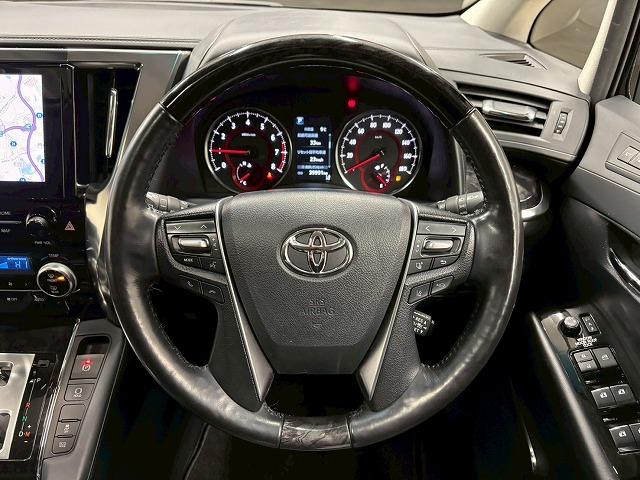 アルファード Ｓ“Ｃ　パッケージ”　サンルーフ／１２．１型フリップダウン／デジタルミラー／純正９型ナビ地デジ／ＣＤ・ＤＶＤ／バックカメラ／黒革／シートベンチレーション／両側電動／パワーバックドア／追従クルコン／ＢＳＭ／オートハイビーム（77枚目）