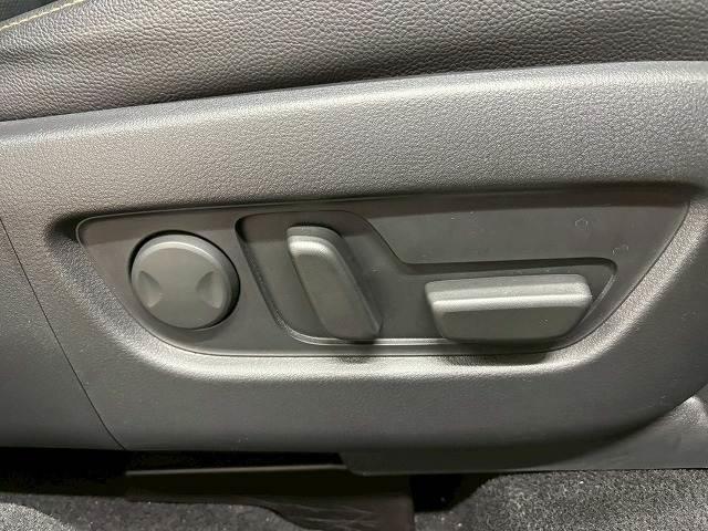 ＣＸ－６０ ＸＤ　Ｌパッケージ　純正１２．３インチナビ／全方位カメラ／黒革／ＢＳＭ／ＥＴＣ／追従クルコン／レーンキープアシスト／パワーバックドア／パワーシート／シートメモリー／シートヒーター／ステアリングヒーター／クリアランスソナー（11枚目）