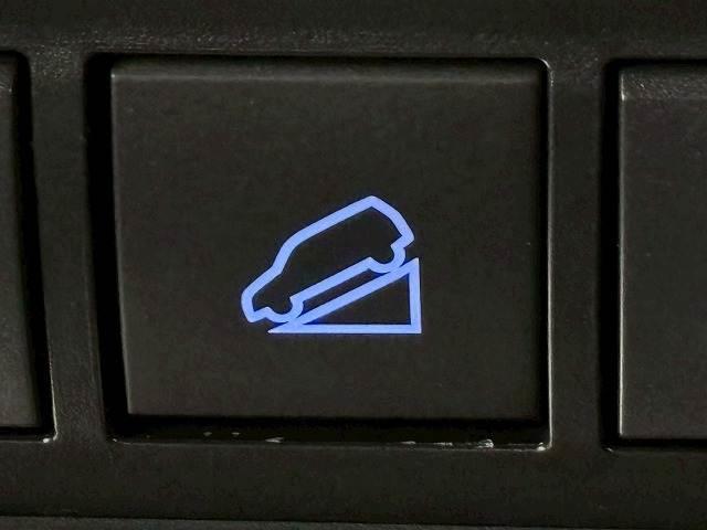 ランドクルーザープラド ＴＸ　Ｌパッケージ　純正ナビ／地デジ／バックカメラ／ダウンヒルアシスト／センターデフロック／黒革／パワーシート／シートベンチレーション／追従クルコン／レーンキープアシスト／ＥＴＣ／ＬＥＤヘッドライト／スマートキー（10枚目）