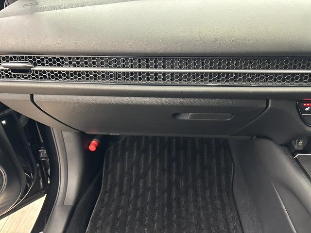 ＺＲ－Ｖ ｅ：ＨＥＶ　Ｚ　Ｗｅｄｓ　レオニス１９インチＡＷ／車高調（純正サス有）／ＢＯＳＥ／黒革／純正９型ナビ／全周囲／追従クルコン／パワーバックドア／レーンキープパワーシート／シートヒーター／シートメモリー／ＥＴＣ２．０（36枚目）