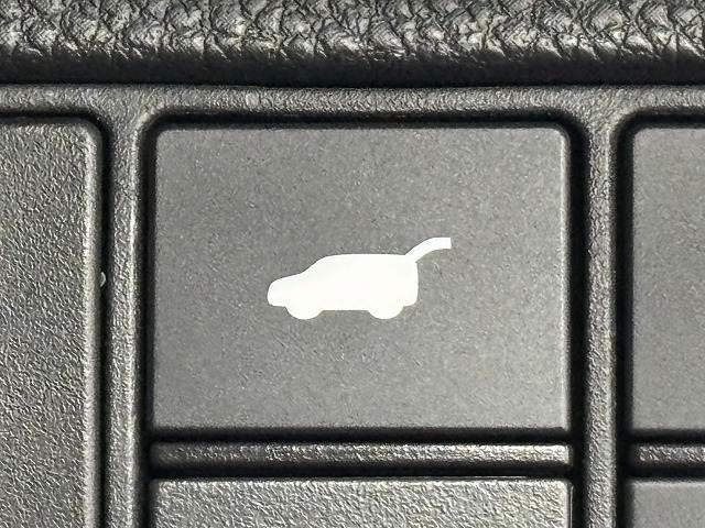 ヴェゼル e:HEV Z 全周囲/プレミアムオーディオ/9インチナビ/ワンオーナー/衝突軽減ブレーキ/追従クルコン/レーンキープアシスト/パワーバックドア/クリアランスソナー/シートヒーター/BSM/ETC/LEDヘッドライト(9枚目)