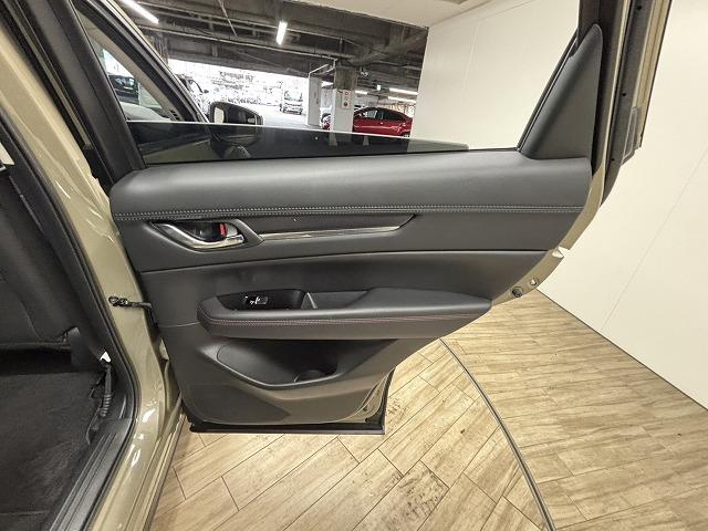CX-5 XD ブラックトーンエディション 全周囲/純正10.25インチナビ/パワーバックドア/BSM/地デジ/追従クルコン/レーンキープアシスト/パワーバックドア/アイドリングストップ/クリアランスソナー/パワーシート/シートメモリー(45枚目)