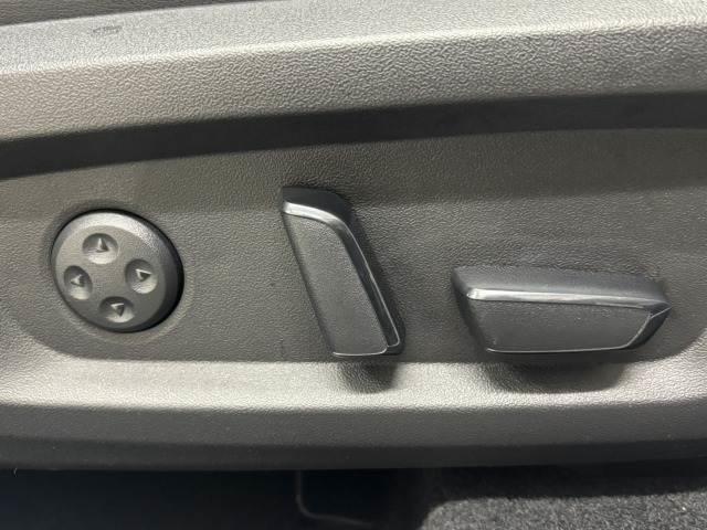 アウトランダーPHEV P BOSE/セミアニリン革/全周囲/純正9型ナビ地デジ/レーダークルコン/BSM/パワーシート/シートヒーター/ステアリングヒーター/パワーバックドア/AC1500W/ETC/LEDヘッドライト(10枚目)