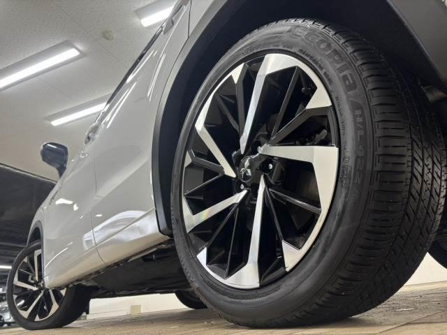 アウトランダーPHEV P BOSE/セミアニリン革/全周囲/純正9型ナビ地デジ/レーダークルコン/BSM/パワーシート/シートヒーター/ステアリングヒーター/パワーバックドア/AC1500W/ETC/LEDヘッドライト(19枚目)