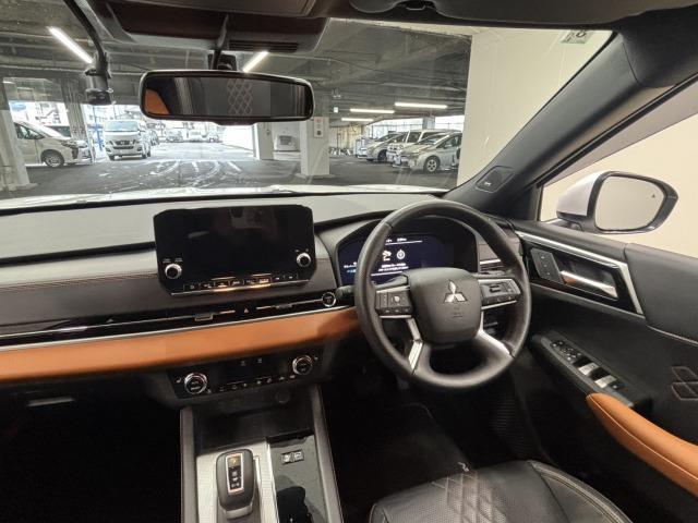 アウトランダーPHEV P BOSE/セミアニリン革/全周囲/純正9型ナビ地デジ/レーダークルコン/BSM/パワーシート/シートヒーター/ステアリングヒーター/パワーバックドア/AC1500W/ETC/LEDヘッドライト(22枚目)