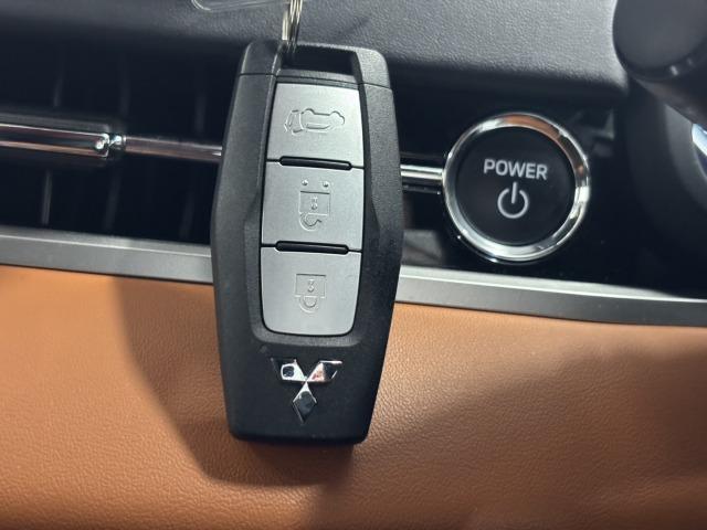 アウトランダーPHEV P BOSE/セミアニリン革/全周囲/純正9型ナビ地デジ/レーダークルコン/BSM/パワーシート/シートヒーター/ステアリングヒーター/パワーバックドア/AC1500W/ETC/LEDヘッドライト(43枚目)