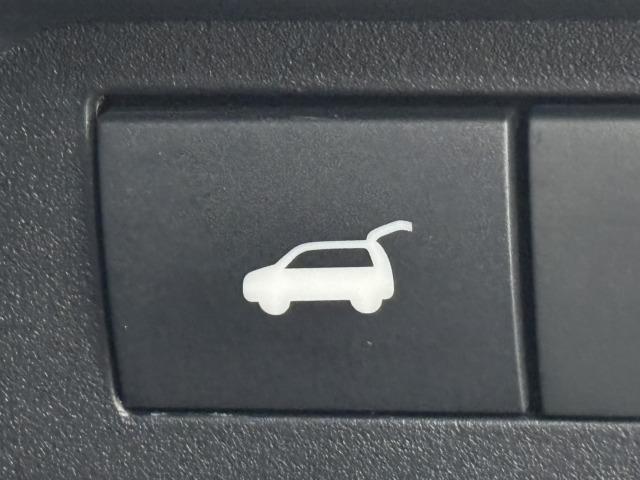 アウトランダーPHEV P BOSE/セミアニリン革/全周囲/純正9型ナビ地デジ/レーダークルコン/BSM/パワーシート/シートヒーター/ステアリングヒーター/パワーバックドア/AC1500W/ETC/LEDヘッドライト(48枚目)