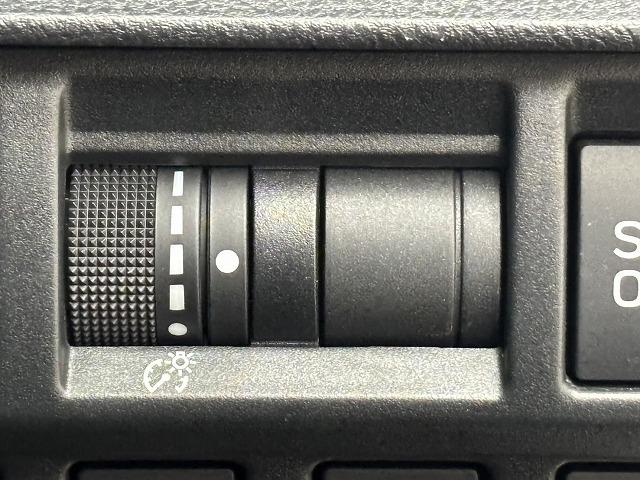 ＸＶ ２．０ｉ－Ｌ　ＥｙｅＳｉｇｈｔ　アイサイト／メモリナビ／バックカメラ／ルーフレール／レーダークルコン／ＢＳＭ／アイドリングストップ／ＥＴＣ／ＬＥＤヘッドライト／スマートキー／オートエアコン／オートライト／純正１７インチＡＷ（47枚目）