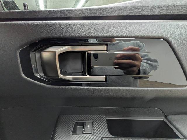 お問い合わせは０１２０－７０－４０９２まで。専門店だからこその知識・経験豊富な、熟練したスタッフ達が、お客様に適した一台をご案内致します。