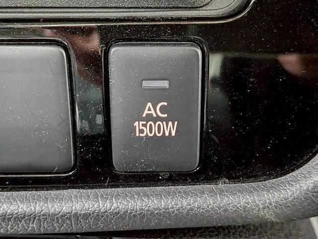 【ＡＣ１００Ｖ電源】を装備。携帯やノートパソコンの充電など家庭用電化製品を車の中で思う存分お楽しみいただけます。