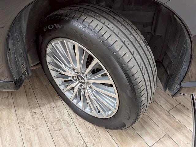 お問い合わせは０１２０－７０－４０９２まで。専門店だからこその知識・経験豊富な、熟練したスタッフ達が、お客様に適した一台をご案内致します。