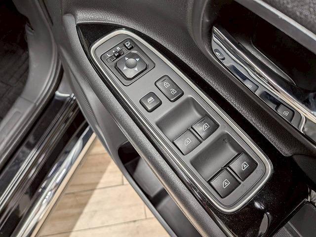 お問い合わせは０１２０－７０－４０９２まで。専門店だからこその知識・経験豊富な、熟練したスタッフ達が、お客様に適した一台をご案内致します。