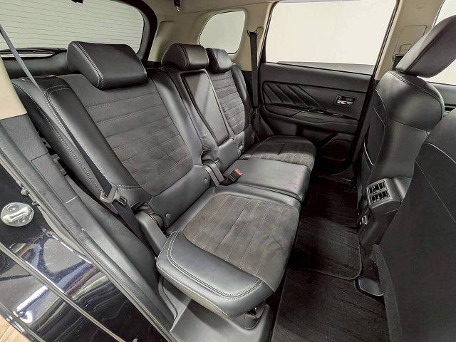 お問い合わせは０１２０－７０－４０９２まで。専門店だからこその知識・経験豊富な、熟練したスタッフ達が、お客様に適した一台をご案内致します。