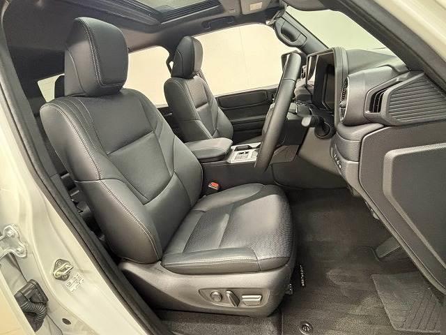 ＶＸ　サンルーフ／デジタルミラー／純正１２．３インチナビ／全周囲カメラ／地デジ／Ａｐｐｌｅ　ＣａｒＰｌａｙ／トヨタセーフティセンス／追従クルコン／パワーバックドア／ＢＳＭ／ＥＴＣ／ベンチレーション／ＬＥＤ（画像10）