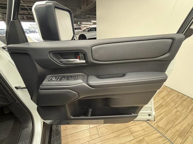 ＶＸ　サンルーフ／デジタルミラー／純正１２．３インチナビ／全周囲カメラ／地デジ／Ａｐｐｌｅ　ＣａｒＰｌａｙ／トヨタセーフティセンス／追従クルコン／パワーバックドア／ＢＳＭ／ＥＴＣ／ベンチレーション／ＬＥＤ（画像38）