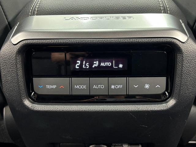 ＶＸ　サンルーフ／デジタルミラー／純正１２．３インチナビ／全周囲カメラ／地デジ／Ａｐｐｌｅ　ＣａｒＰｌａｙ／トヨタセーフティセンス／追従クルコン／パワーバックドア／ＢＳＭ／ＥＴＣ／ベンチレーション／ＬＥＤ（画像42）