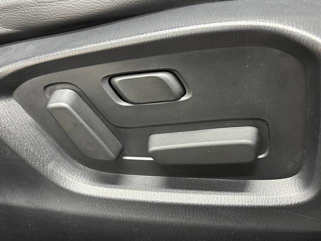 ２５Ｓ　ブラックトーンエディション　６人乗り／純正１０．２５インチナビ／全周囲カメラ／Ａｐｐｌｅ　ＣａｒＰｌａｙ／前後席シートヒーター／ステアリングヒーター／ワイヤレス充電／追従クルコン／パワーバックドア／パワーシート／シートメモリー（画像34）