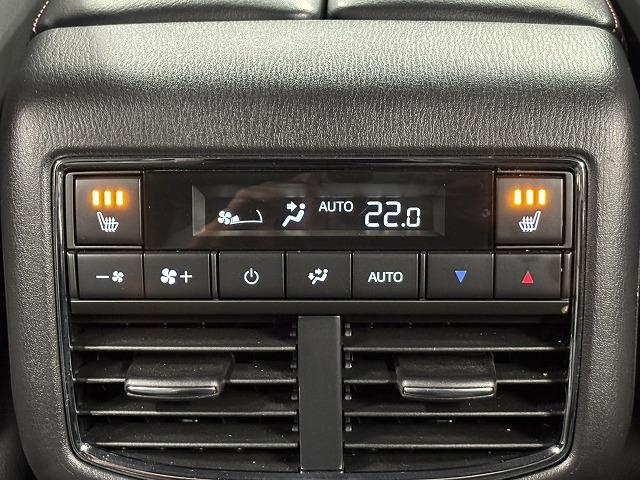 ２５Ｓ　ブラックトーンエディション　６人乗り／純正１０．２５インチナビ／全周囲カメラ／Ａｐｐｌｅ　ＣａｒＰｌａｙ／前後席シートヒーター／ステアリングヒーター／ワイヤレス充電／追従クルコン／パワーバックドア／パワーシート／シートメモリー（画像42）