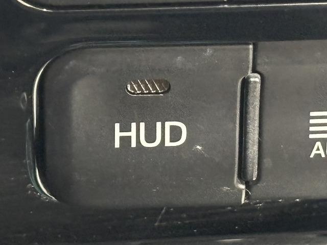 プリウス Aツーリングセレクション モデリスタエアロ/純正9インチナビ/パーキングアシスト/レーダークルコン/レーンキープアシスト/シートヒーター/BSM/ETC/地デジ/バックカメラ/HUD/LEDヘッドライト/スマートキー(12枚目)