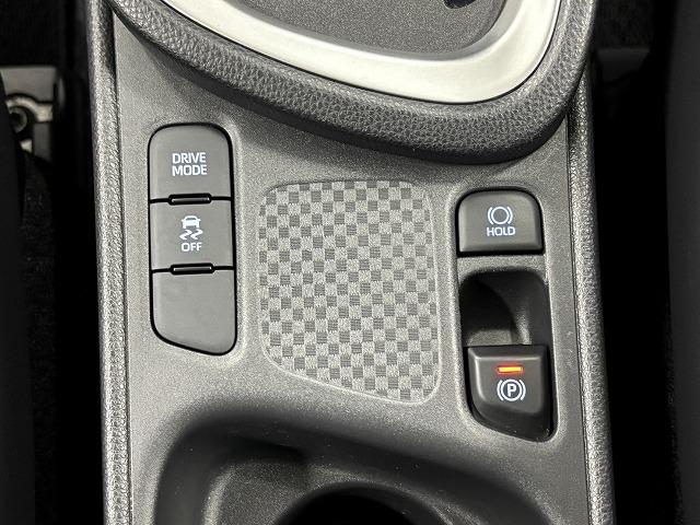 ヤリスクロス Ｚ　ワンオーナー／パワーバックドア／純正８インチＤオーディオ／レーダークルコン／レーンキープアシスト／シートヒーター／ステアリングヒーター／ＢＳＭ／ＥＴＣ／スマートキー／プッシュスタート（52枚目）